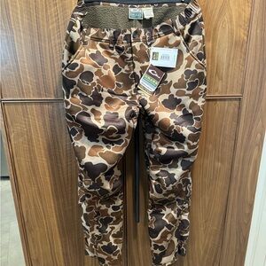 Drake. Men’s waterfowl pants. Camo style Fleece lined. Never worn 2XL